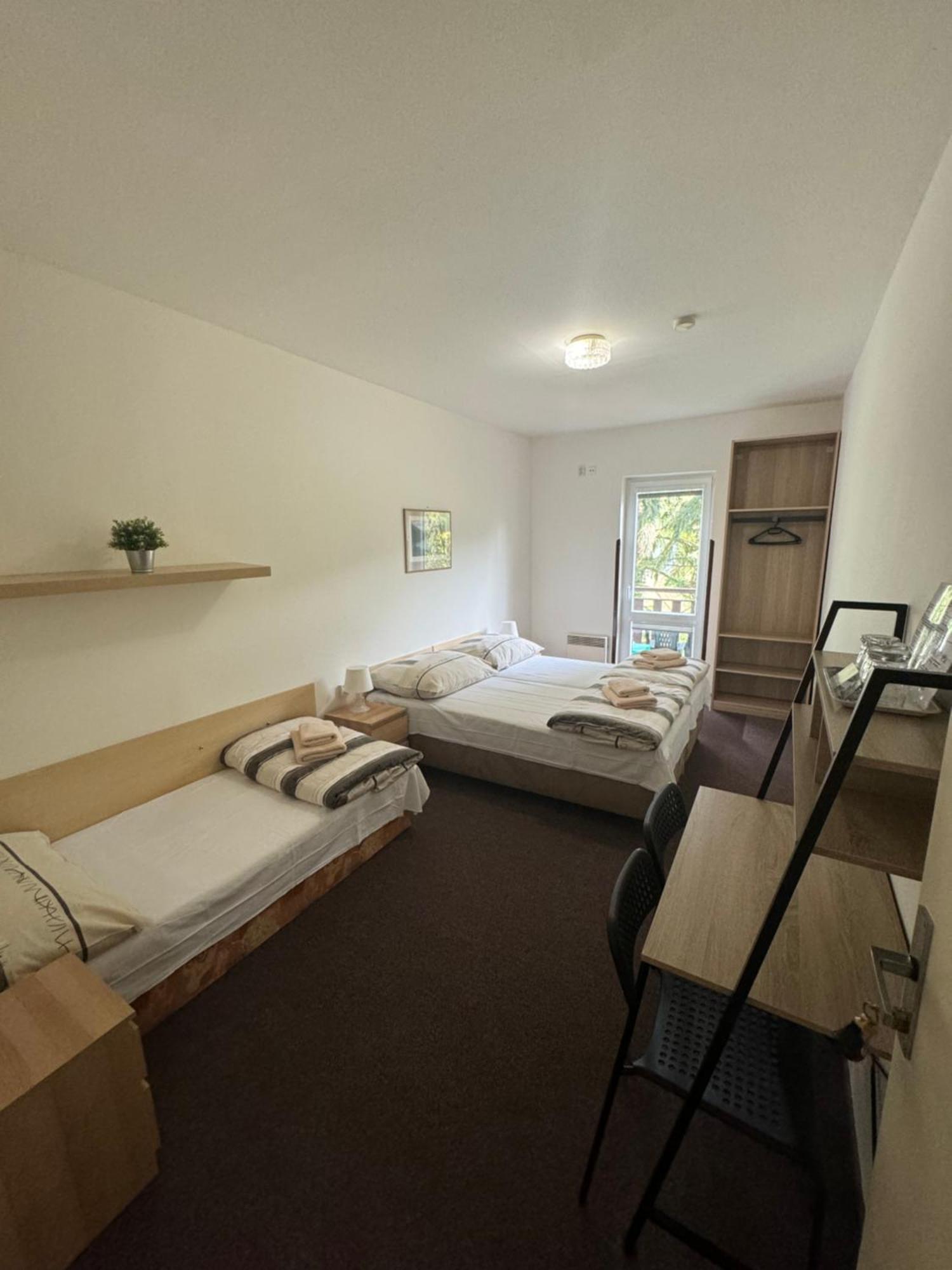 דצ'ין Hotel Formule מראה חיצוני תמונה