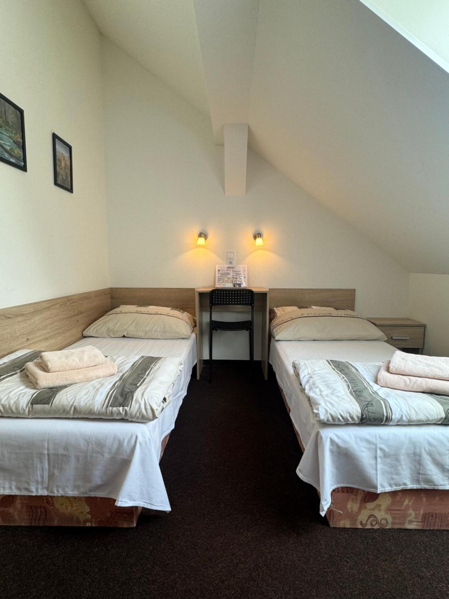 דצ'ין Hotel Formule מראה חיצוני תמונה