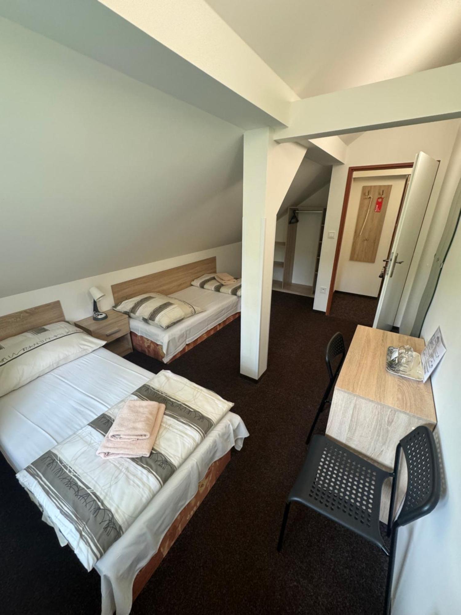 דצ'ין Hotel Formule מראה חיצוני תמונה